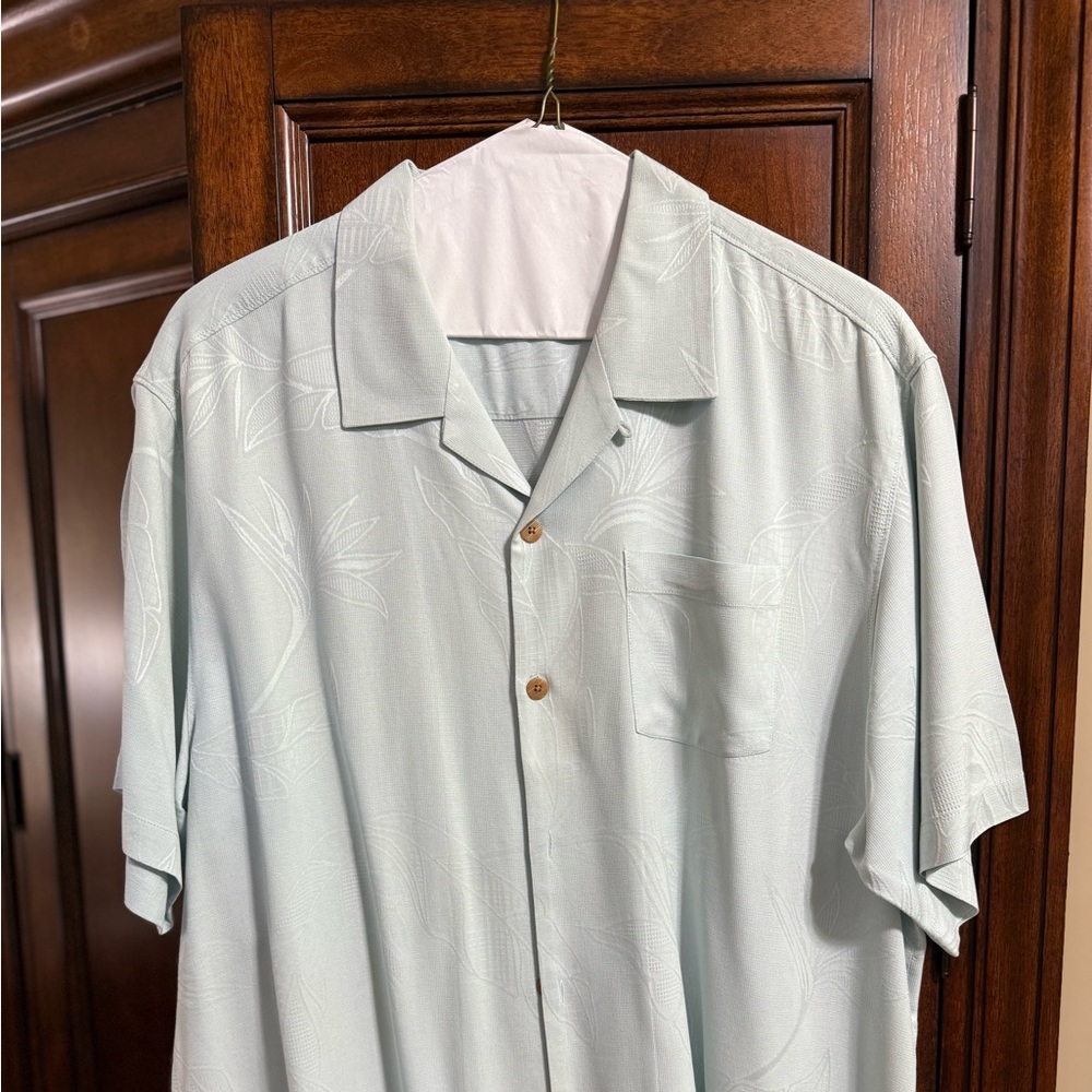 Tommy Bahama Light Green Casual Button Down Shirt